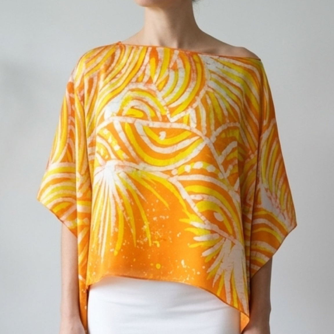 Batik Sobre Saten en Seda